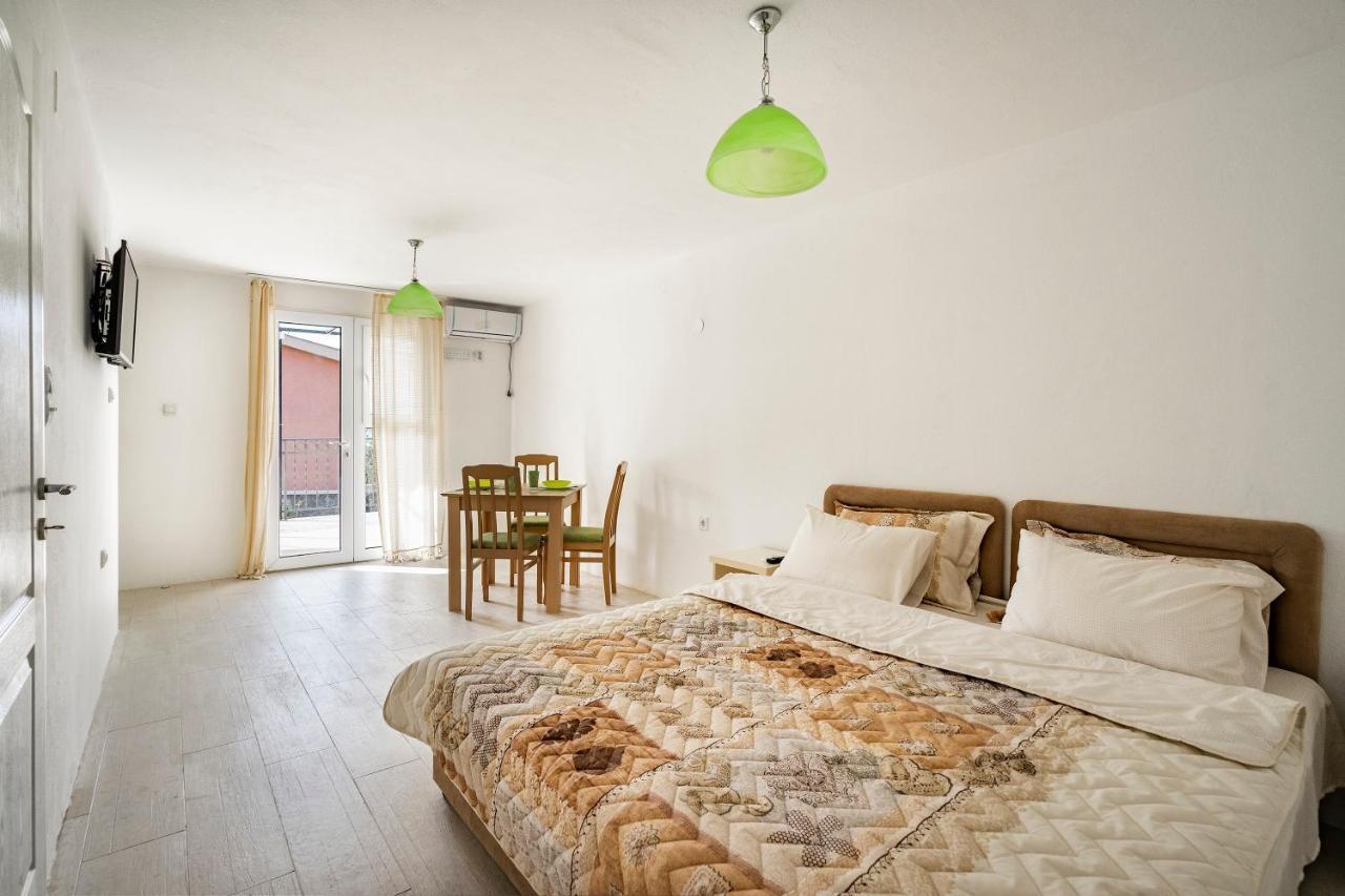 Apartments Natali Bar Luaran gambar
