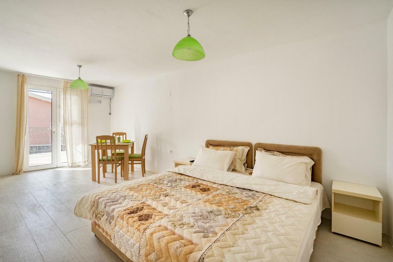 Apartments Natali Bar Luaran gambar