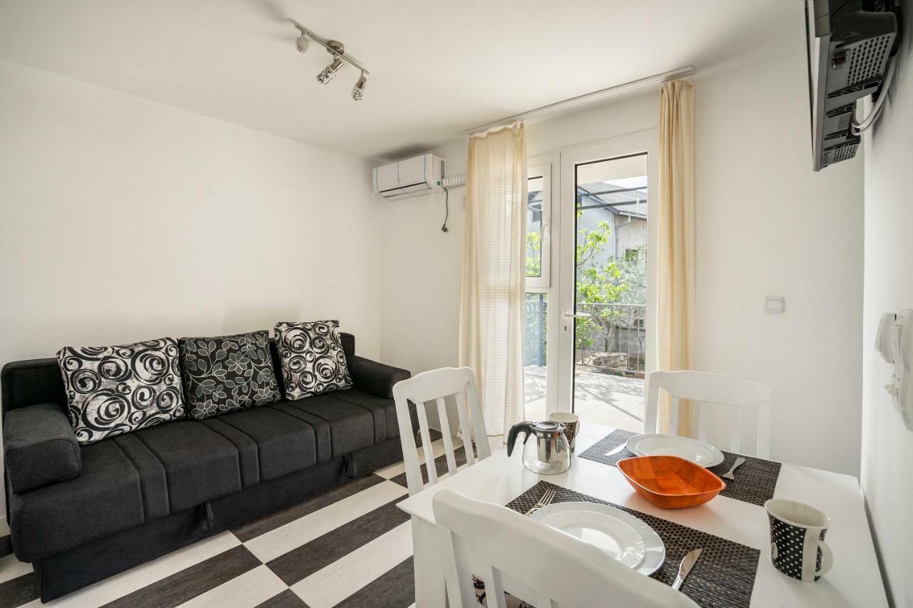 Apartments Natali Bar Luaran gambar