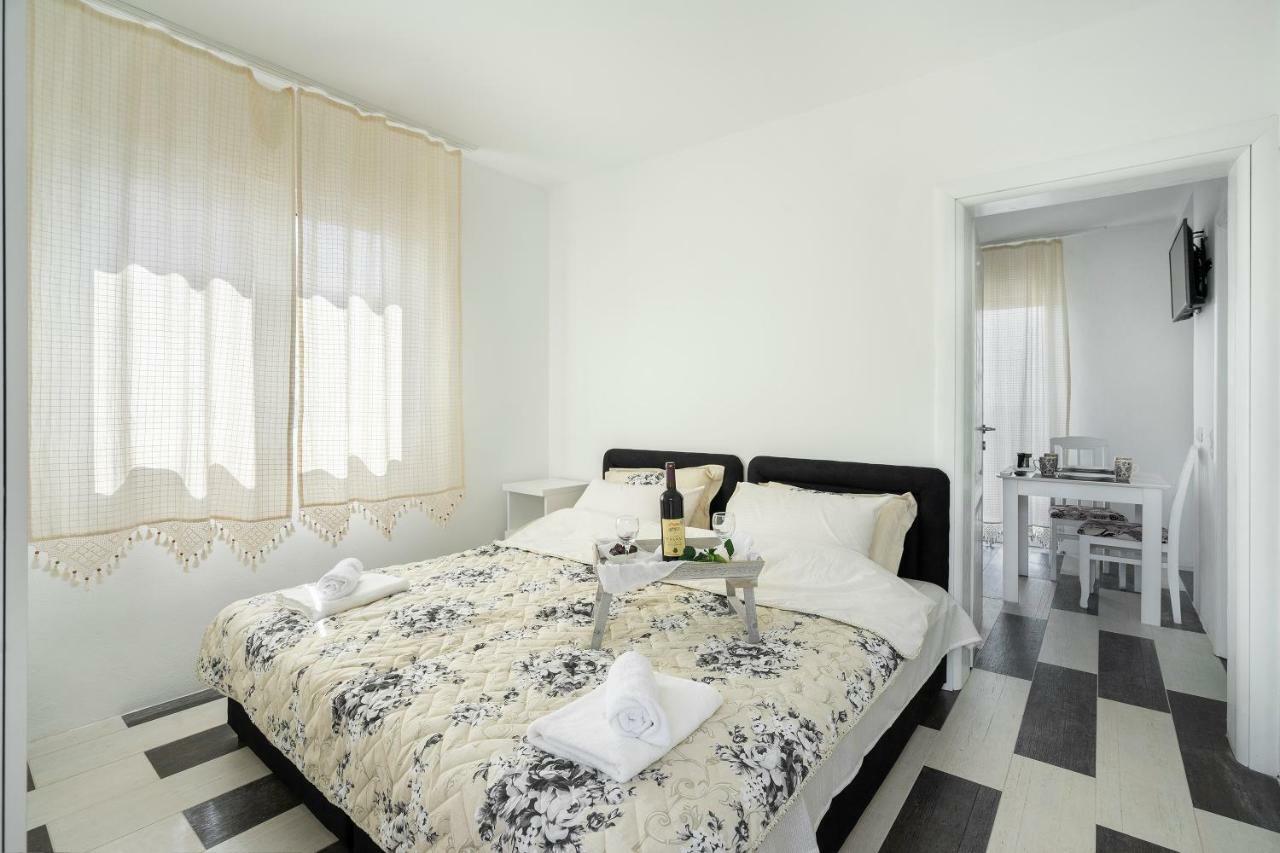 Apartments Natali Bar Luaran gambar