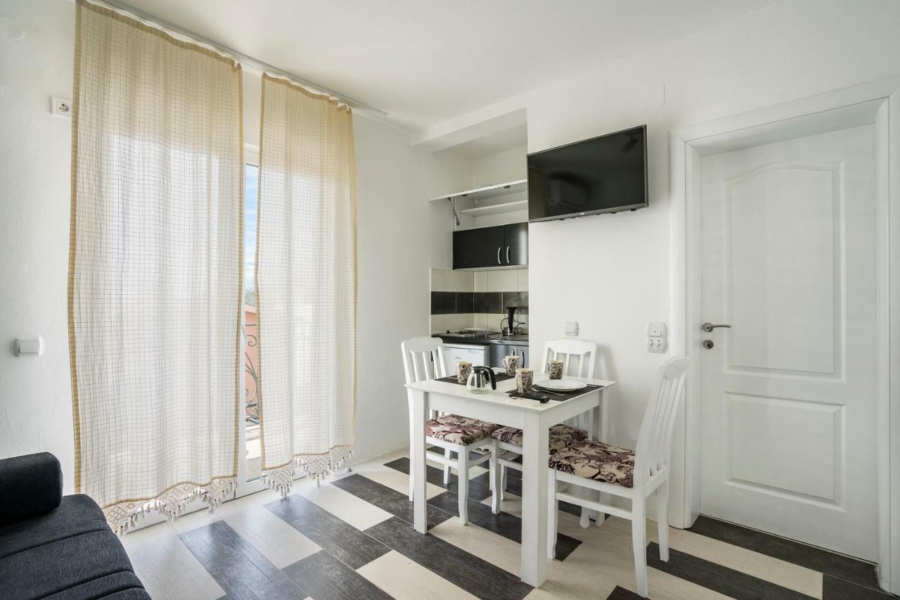 Apartments Natali Bar Luaran gambar