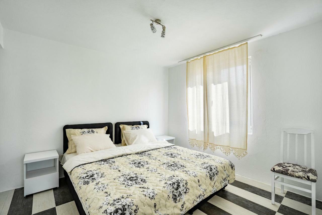 Apartments Natali Bar Luaran gambar