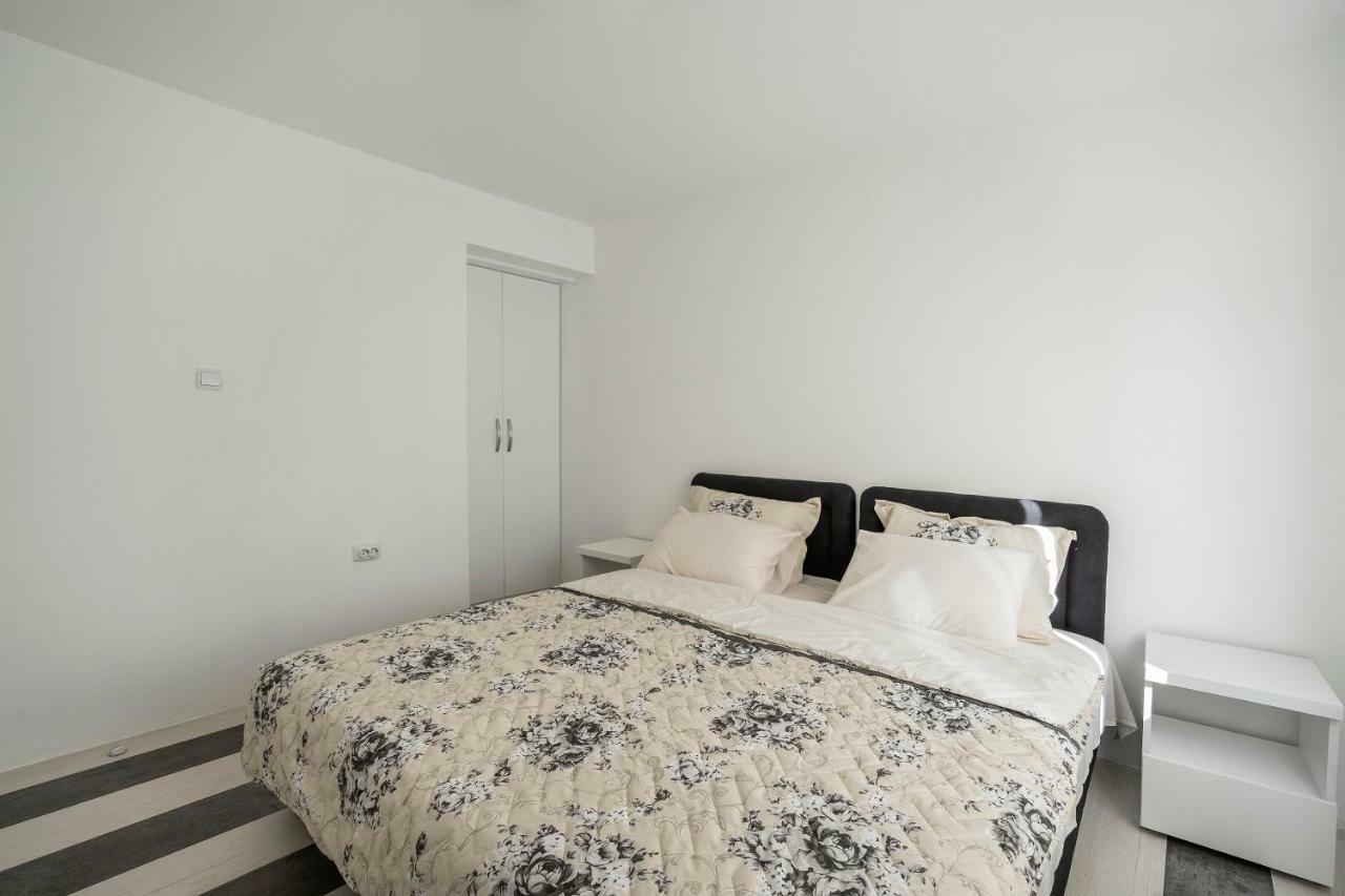 Apartments Natali Bar Luaran gambar