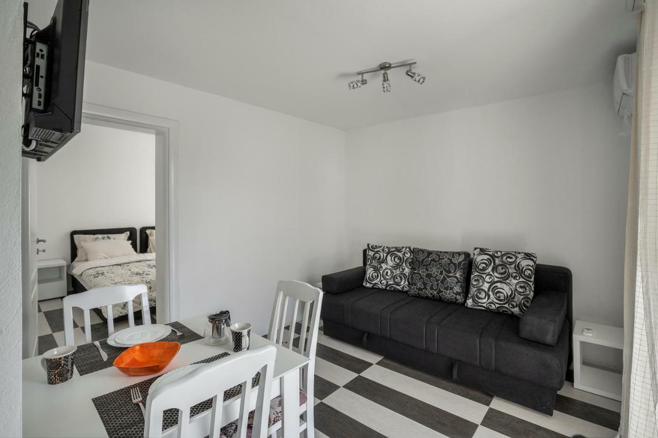 Apartments Natali Bar Luaran gambar
